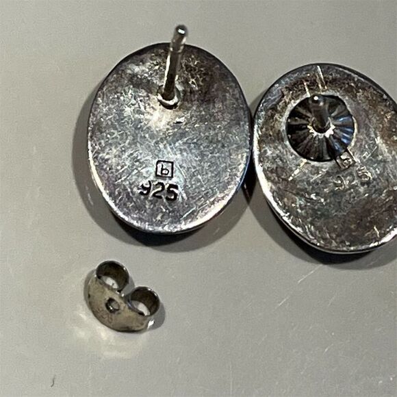 925‎ Sterling Silver Mother of Pearl Oval Stud Earrings Secure Backings - Picture 7 of 9